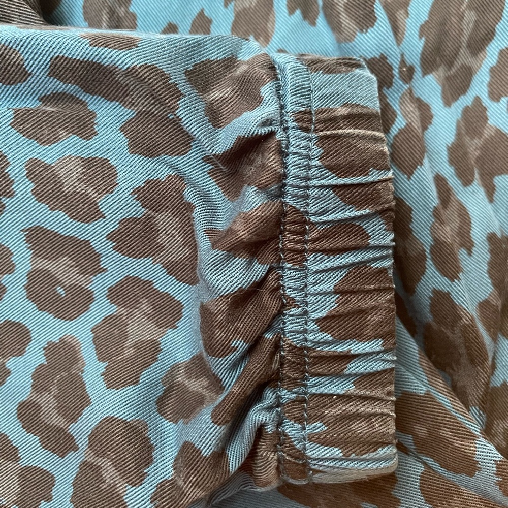 NWT Young, Fabulous and Broke Teal Leopard Elastic Leg and Waist Zip Pocket Pant - Picture 7 of 8